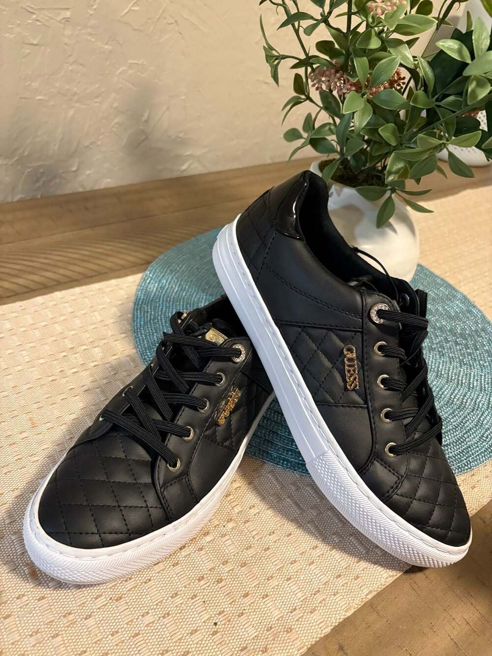 Guess Women's Loven Quilted Low-Top Sneakers, Black/Gold (B-1)
